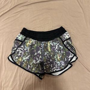 Lululemon Shorts Size 8